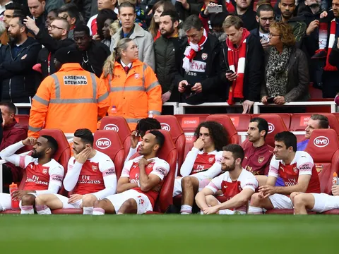 "Thà dùng Ramsey một chân còn hơn chọn cậu ta"