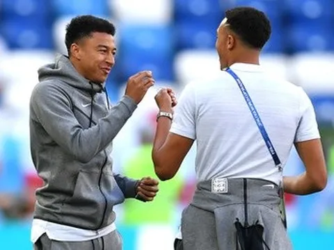 NHM bóng đá: Cậu ta có biết khiêu vũ như Lingard không?