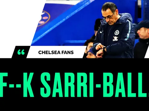 Sốc! Fan Chelsea chửi thẳng "Sarri-ball khốn kiếp" trên khán đài