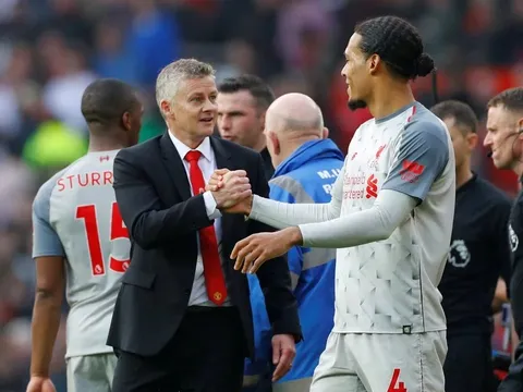 Fan Liverpool phát hoảng khi biết Van Dijk đang ở trong biệt thự của Solskjær