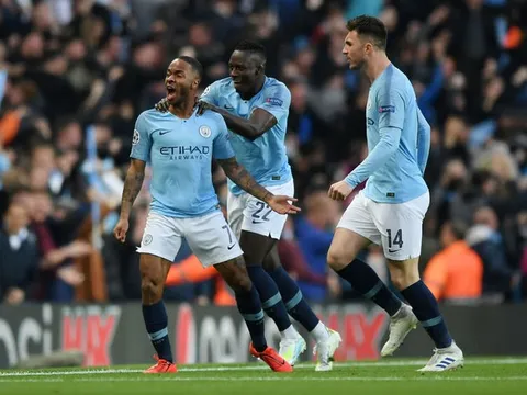 Fan Man City nổi khùng: "Cậu ta thảm hại, tồi tệ và tặng Tottenham 2 bàn"