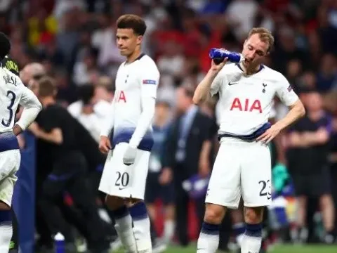 SỐC: 2 trụ cột Tottenham né bóng trong trận chung kết?