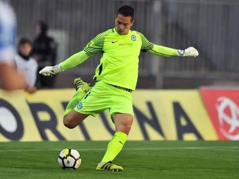 Thủ môn gốc Việt Filip Nguyễn có cơ hội dự Europa League mùa sau