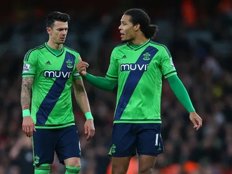 Fonte nói về Van Dijk: "Giờ là lúc để một hậu vệ giành được QBV"