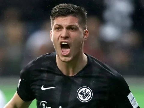Frankfurt khiến tất cả phải "việt vị" trong chuyện tương lai của Jovic