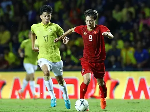 Trở về sau King's Cup, Văn Toàn nhận "món quà" từ V-League