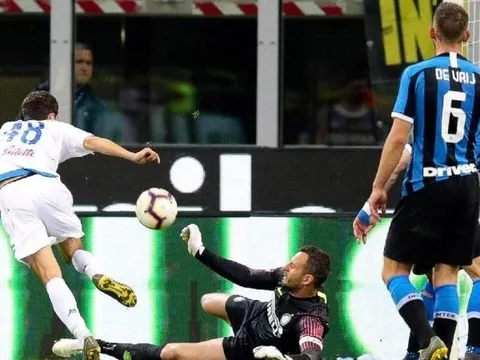 Gánh Inter Milan còng lưng, "Thánh Handa" được đề nghị gia hạn hợp đồng