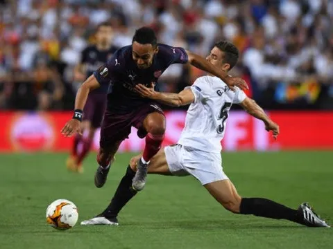 Gặp Chelsea ở Chung kết là đen đủi hay may mắn cho Arsenal?