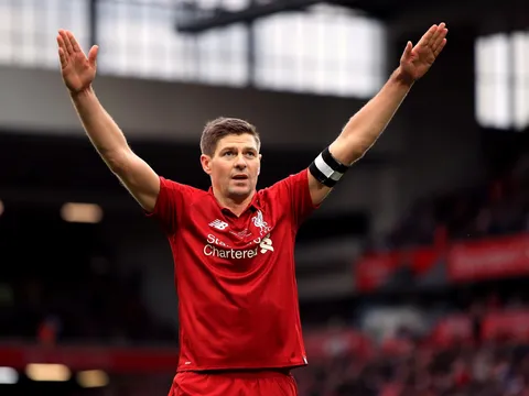 "Đường chuyền của cậu ấy mang dáng dấp Steven Gerrard"