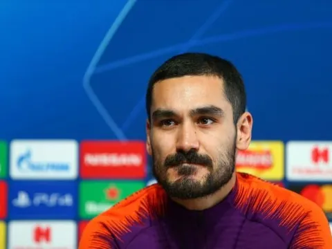 NÓNG! "Niềm đau" của Man Utd đang cân nhắc rời Man City