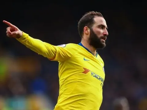 Ôm hận, Sarri đòi Higuain lập tức làm 2 điều