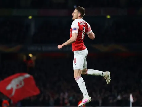 Fan Arsenal nhói lòng vì pha lập công của Ramsey