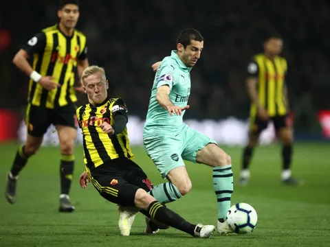 Fan Arsenal: "Chúng tôi cũng chỉ chơi với 10 người"