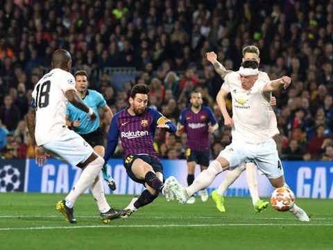 5 năm không ghi bàn, Messi lập luôn cú đúp trước Man Utd