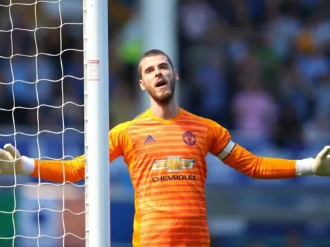Thất bại tan nát, De Gea dùng tư cách đội trưởng nói lời đau đớn