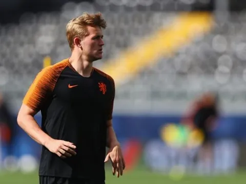 Carragher: "Cậu ấy như 29 tuổi, không phải 19 tuổi đâu"