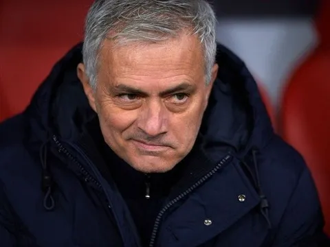 Bạn thân cầu viện, Mourinho đã sẵn sàng thải bỏ "người thừa"