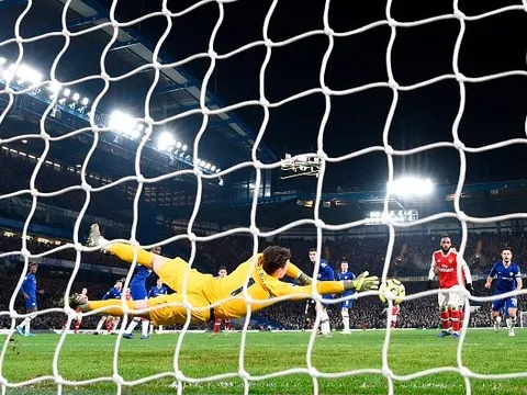 Fan Chelsea: "Cậu ấy phải dự bị, hoặc ra đi"