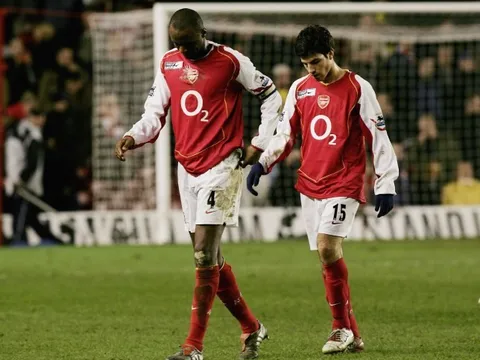 Fabregas: "Anh ta nhìn và nói tôi buộc anh ta phải rời Arsenal"