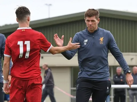 Gerrard cao tay đến đâu? Hãy nghe 'măng non' Liverpool chia sẻ