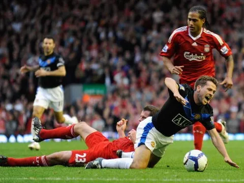 "Thật đau đớn khi trở lại Anfield, khóc và hy vọng không ai thấy, 1 sự tra tấn"