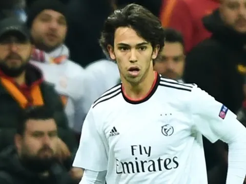 Người đại diện: "Mục tiêu của Man Utd sẽ là QBV tương lai"