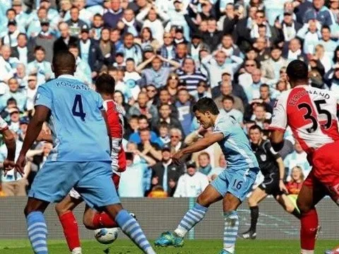 Góc ảnh: Những cuộc đua vô địch căng thẳng nhất Ngoại hạng Anh