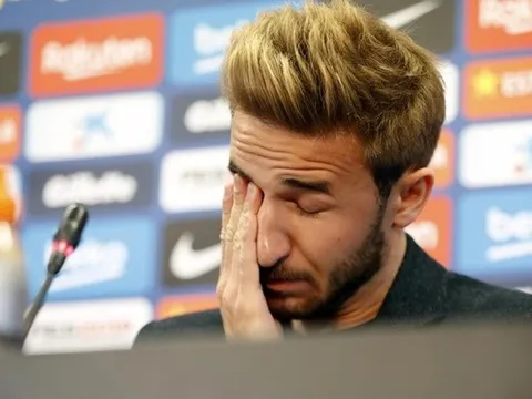 Xúc động giây phút đứa con La Masia rời Barca