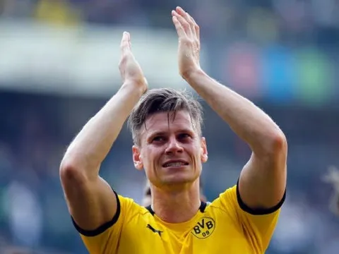 Gục ngã trước cửa thiên đường, loạt sao Dortmund bật khóc nức nở