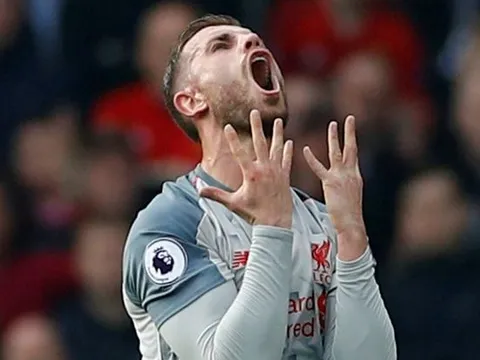 Gullit: "Có Salah, Liverpool không nên làm điều này"