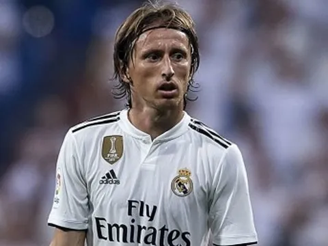 Hazard: "Tôi hỏi Modric cho mượn áo số 10 và anh ấy nói..."