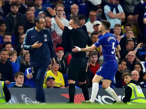 Hé lộ nguyên nhân gây sốc khiến Sarri bị đuổi