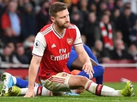 Hòa Chelsea, fan Arsenal điên tiết: "Bán tên vô phương cứu chữa đó đi"