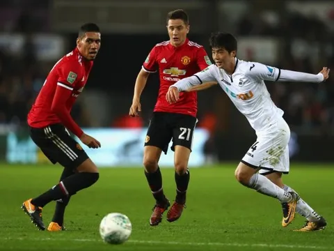 Herrera và Smalling là 2 kiểu đội trưởng của Man Utd
