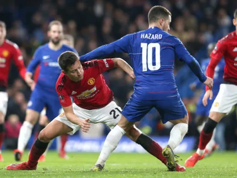 Herrera vẫn chưa buông tha 'nạn nhân' Hazard