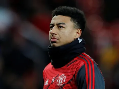 Hết chịu nổi, Man Utd trấn áp mạnh tay Pogba và Lingard