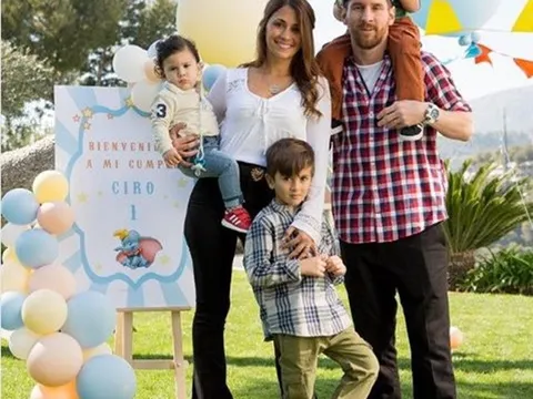 Những khoảnh khắc đầy bình yên của dàn sao Barca nhân 'Ngày của cha'