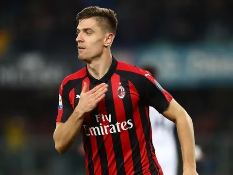 HLV AC Milan: “Cậu ấy sẽ đánh bại Cristiano Ronaldo”