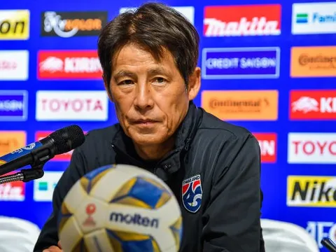 HLV Akira Nishino lại “đá xoáy” thầy trò “phù thủy” Park Hang-seo