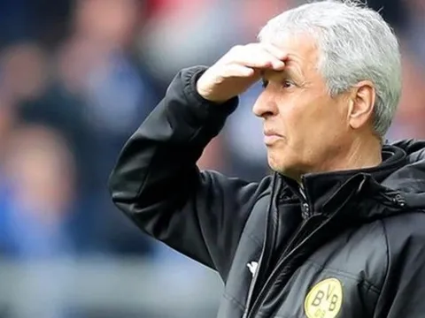 HLV Favre phê phán: Chỉ những ai không hiểu về bóng đá mới làm điều đó