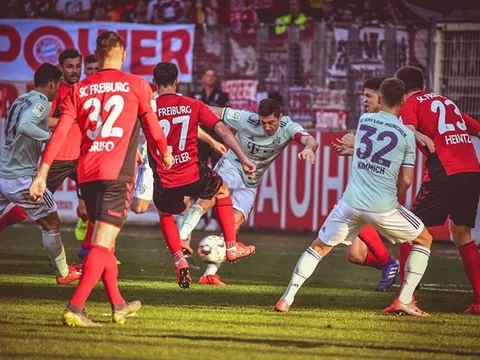 Hòa tai hại trên sân khách, Bayern mất ngôi đầu bảng vào tay Dortmund