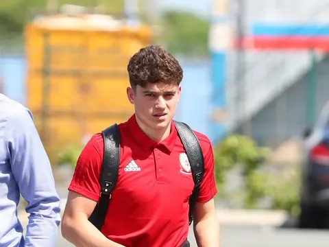 Rất nhanh! Xong tất mọi việc với M.U, Daniel James có mặt ở Liverpool