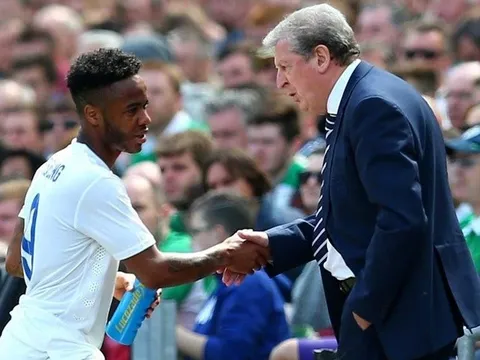 Hodgson tiết lộ chi tiết việc Sterling đã ra mắt Liverpool