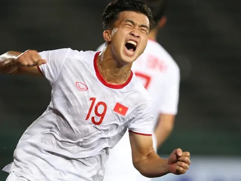 "Hotboy" Danh Trung lập cú đúp, U22 Việt Nam giành vé vào bán kết