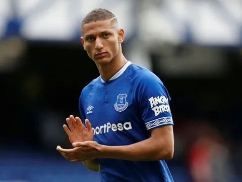 Hụt 'thần đồng' nước Anh, Man Utd quyết giật mục tiêu của Liverpool