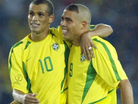 Huyền thoại Brazil tiết lộ lý do từ chối đến Man Utd