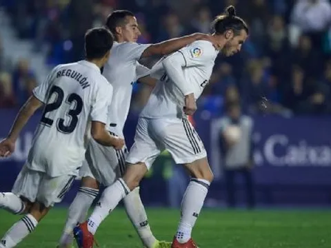 Solari lên tiếng về việc Bale từ chối ăn mừng cùng đồng đội