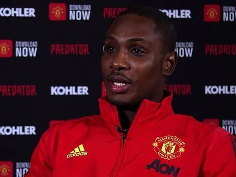 XONG! Vừa đến Man Utd, "tai họa" đã ập vào Ighalo