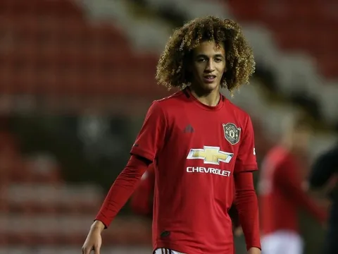 "Khả năng giữ thăng bằng của cầu thủ Man Utd đó rất đặc biệt"