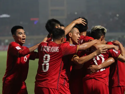 Việt Nam tăng 1 bậc trên BXH FIFA tháng 4